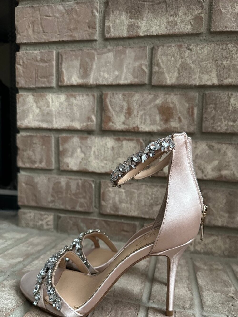 Badgley Mischka Champayne 3" heel with Silver Jewels size 7 - Picture 5 of 7